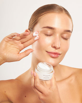 Glättende und straffende Nachtcreme mit Nutridome Hyaluronsäure - 3