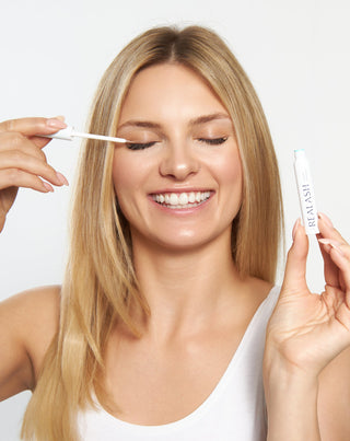Orphica Realash Wimpernserum, das die Wimpern verlängert, stärkt und verdichtet
