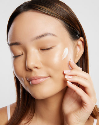 Feuchtigkeitsspendende Nachtcreme mit Kakaobutter, Tsubakiöl und Uddo-Aloe - 2