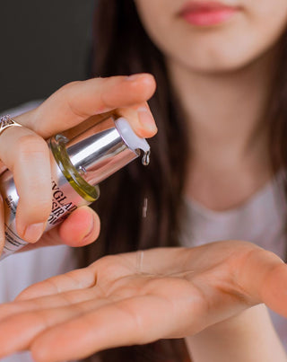 Glättendes Haarelixier mit Hyaluronsäure und veganer Auna-Seide - 2