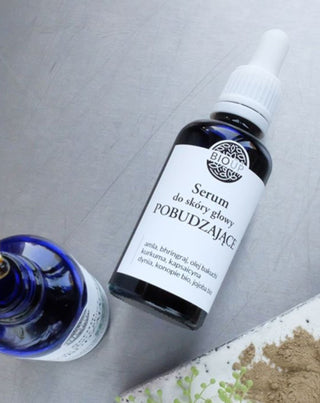 Ein Kopfhautserum, das das Haarwachstum mit einer Mischung aus indischen Kräutern stimuliert – BIOUP - 2