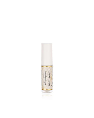 Ein pflegender Lippenstift mit Sheabutter zur Regeneration spröder Lippen von Natural Secrets - 1