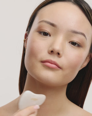 Gua Sha Stone zur Gesichtsmassage von weißer Jade reduziert Schwellung und Festung von Uddo - 4