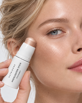 Highlighter für Gesicht und Körper im Stift, strahlender Glanz und glättender Effekt Champagne Nutridome